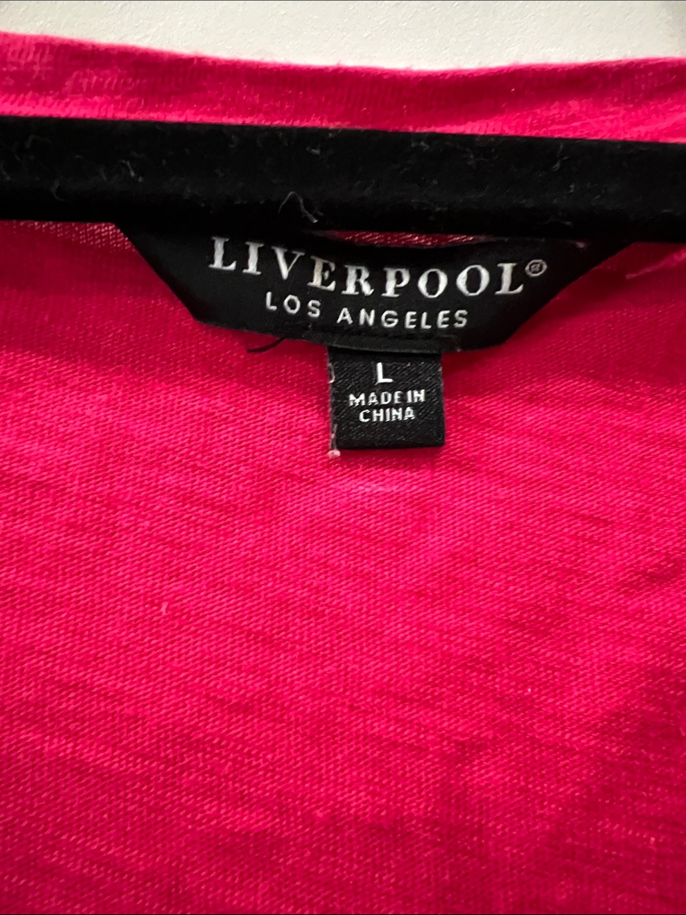 Liverpool Women's V-Neck Short Sleeve Top in Hot Pink/Red Sz L - Picture 3 of 6